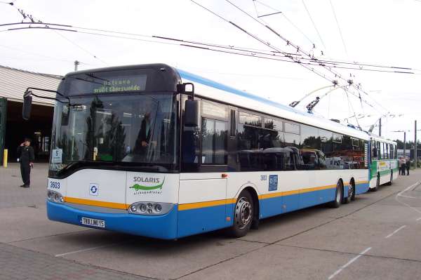 Obus vom polnischem Typ SOLARIS/DPO/CEGELEC 15AC und Obus vom tschechischen Typ ŠKODA 14 Tr auf dem Betriebshof Eberswalde/Nordend